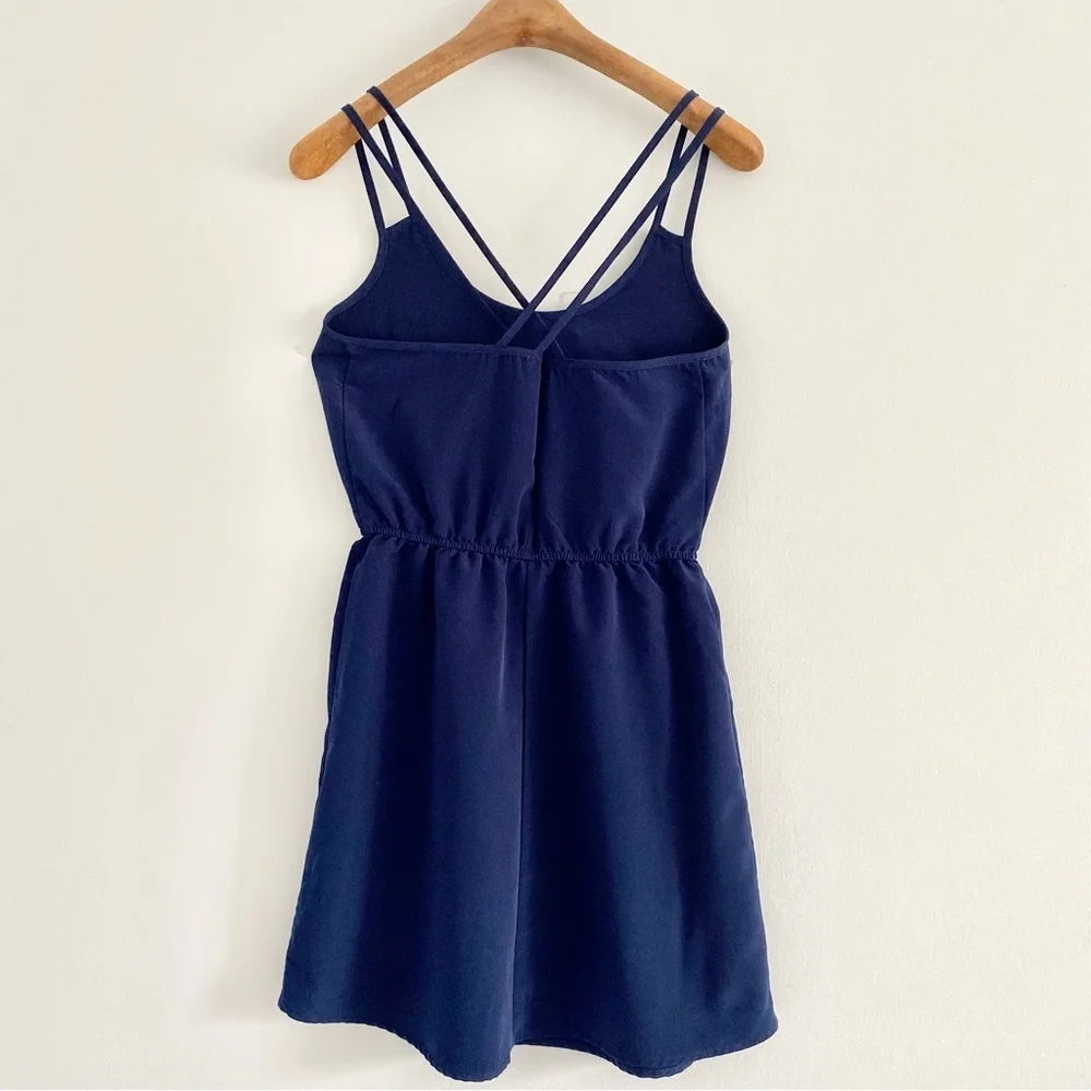 Forever 21 Navy Crisscross Dress Size Small - Picture 4 of 5